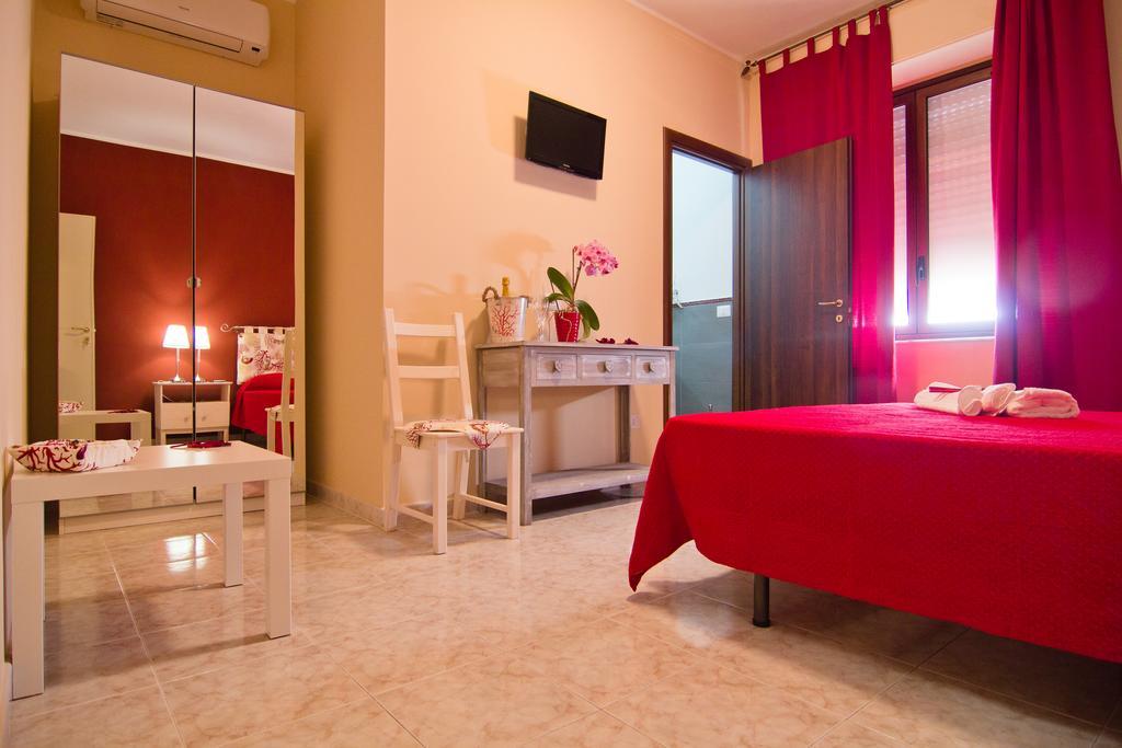 B&B Tifeo Вилафранка Тирена Стая снимка