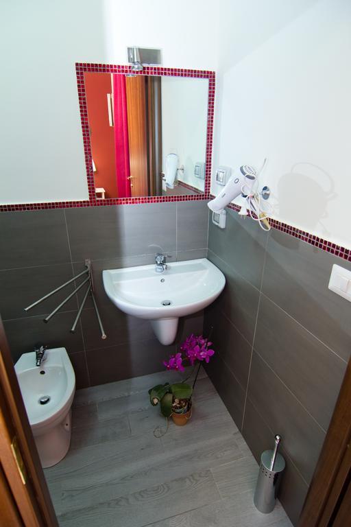 B&B Tifeo Вилафранка Тирена Екстериор снимка