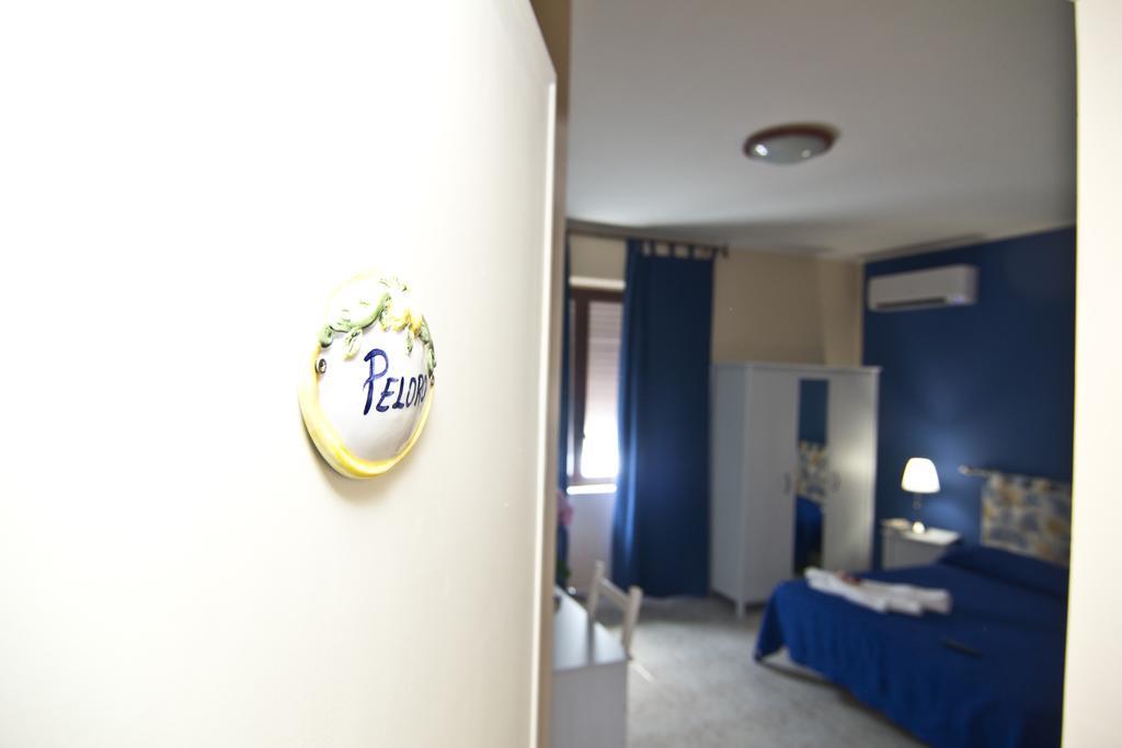 B&B Tifeo Вилафранка Тирена Екстериор снимка