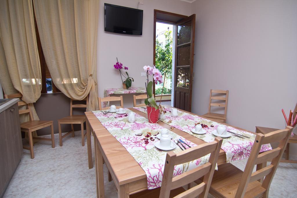B&B Tifeo Вилафранка Тирена Екстериор снимка