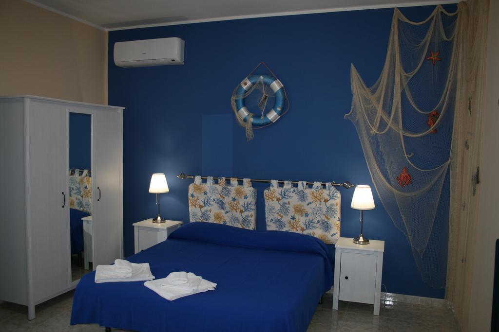B&B Tifeo Вилафранка Тирена Екстериор снимка