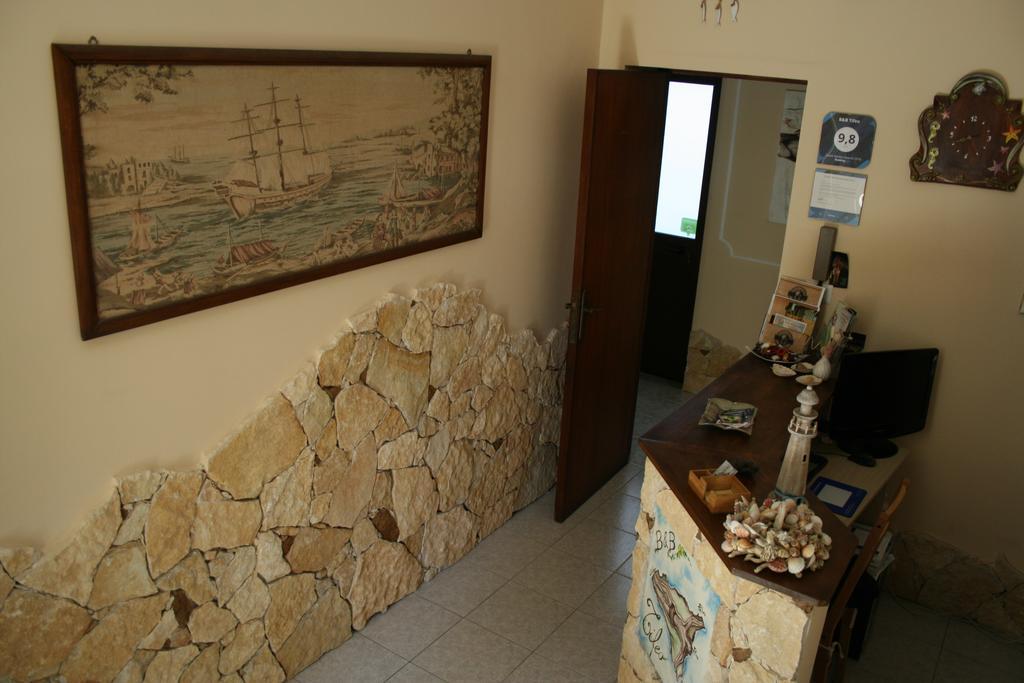B&B Tifeo Вилафранка Тирена Екстериор снимка