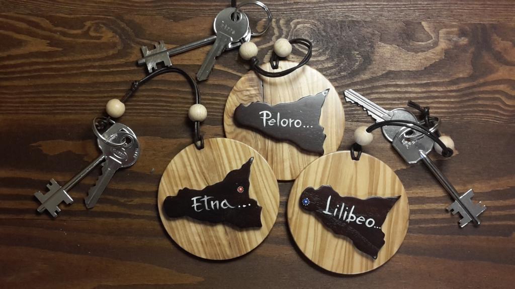 B&B Tifeo Вилафранка Тирена Екстериор снимка